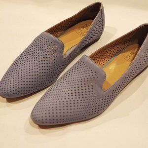 Naturalizer Lorna Loafer perforated day blue 7